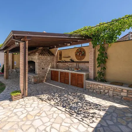 Two-bedroom With An Outdoor Swimming Pool 08 Sarići