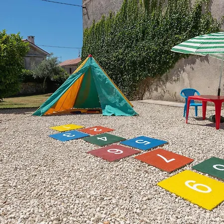 بيت للعطل Two-bedroom With An Outdoor Swimming Pool 08 *