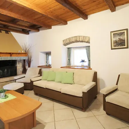 Two-bedroom With An Outdoor Swimming Pool 08 بيت للعطل