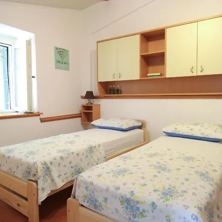 Two-bedroom With An Outdoor Swimming Pool 08 *
